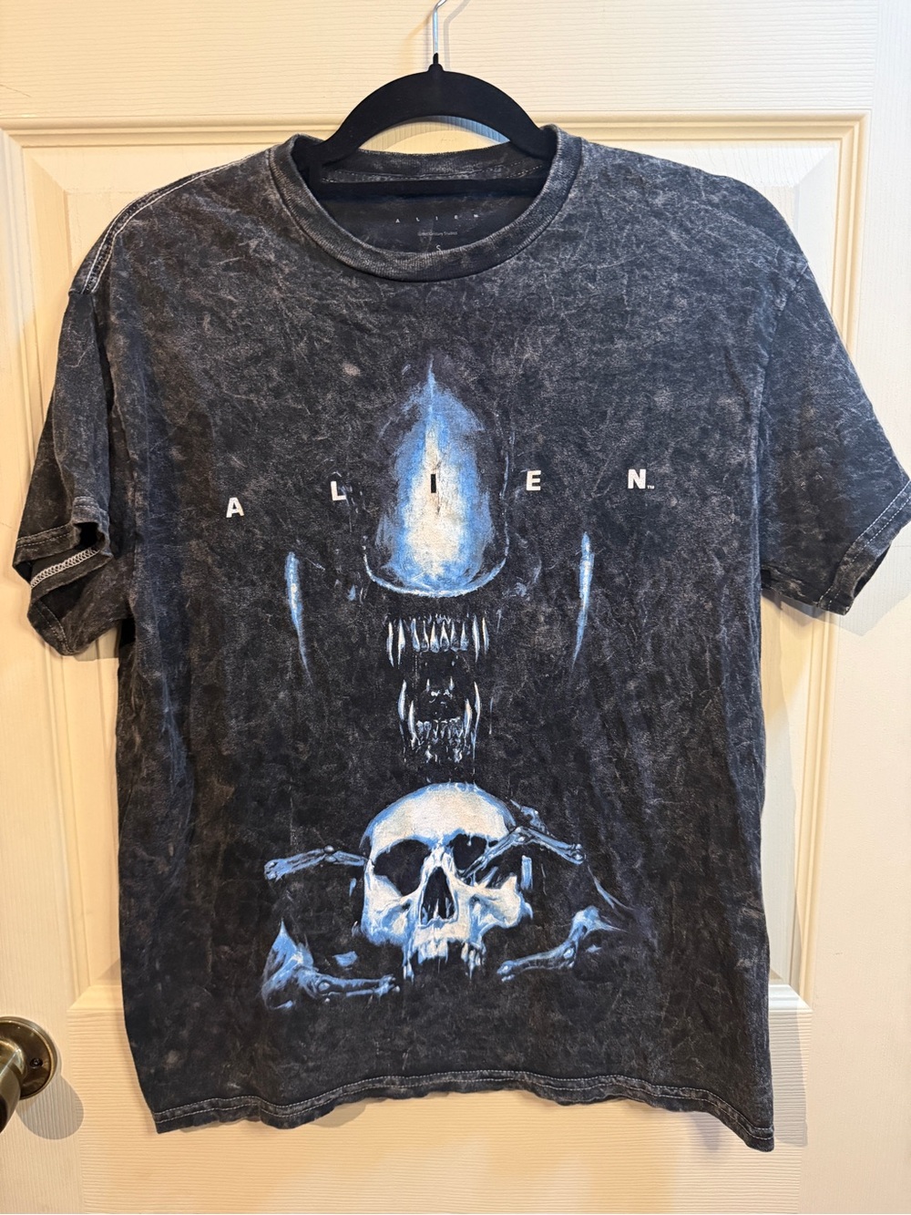 Alien Xenomorph Skull Hot Topic T-shirt Black Mineral Wash Unisex Size Small